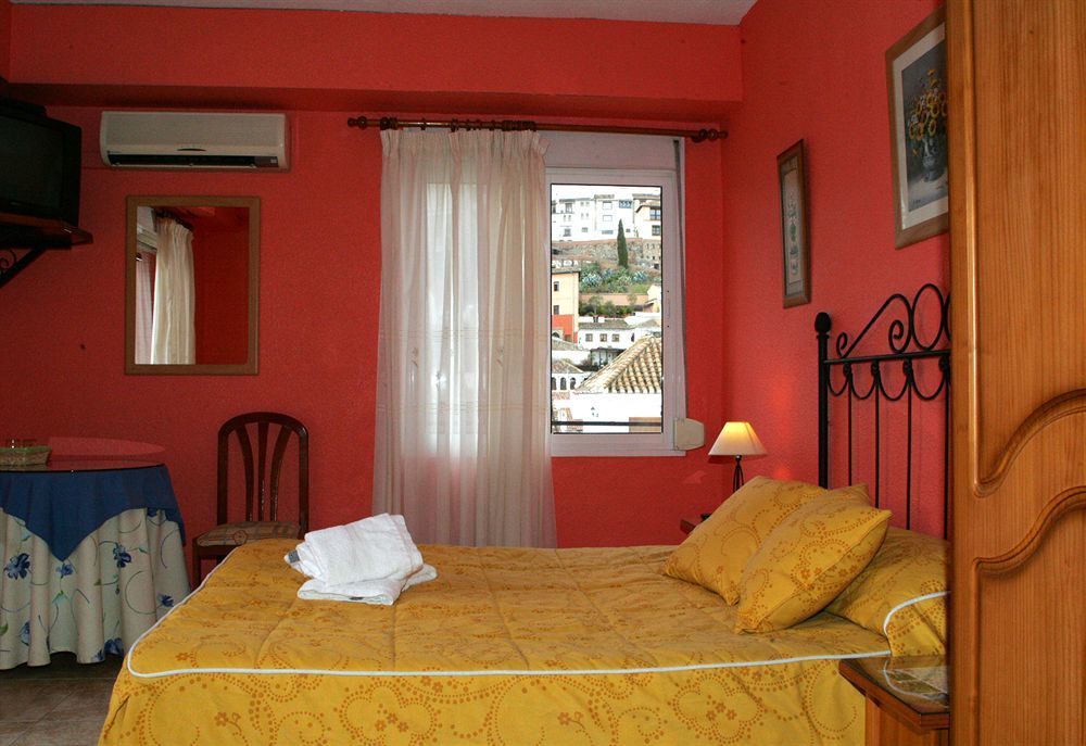 Hostal Londres Гранада Екстер'єр фото